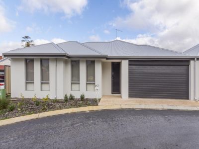 CENTRAL ARMADALE LOCATION. CLOSE TO PUBLIC TRANSPORT AND SHOPS