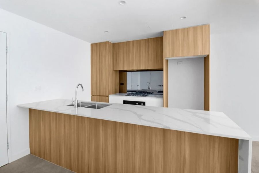 EVOLVE REALTY PRESENTS THIS STYLISH AND HUGE 2 BED 2 BATH UNIT IN FASTEST GROWING SUBURB OF NORTH-WEST.