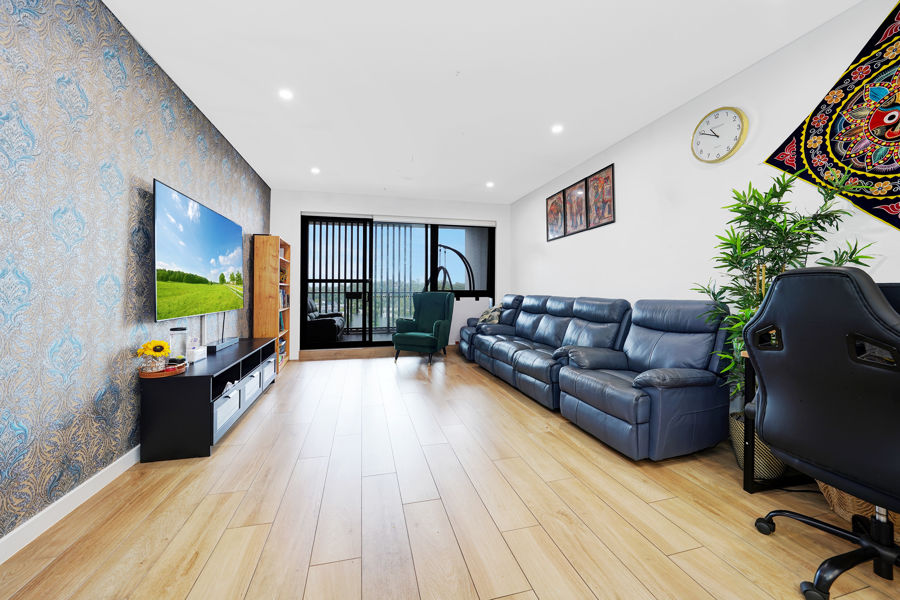 LUXURY LIVING REDEFINED | EVOLVE REALTY PROUDLY PRESENTS 506/8 GEORGE STREET, SEVEN HILLS