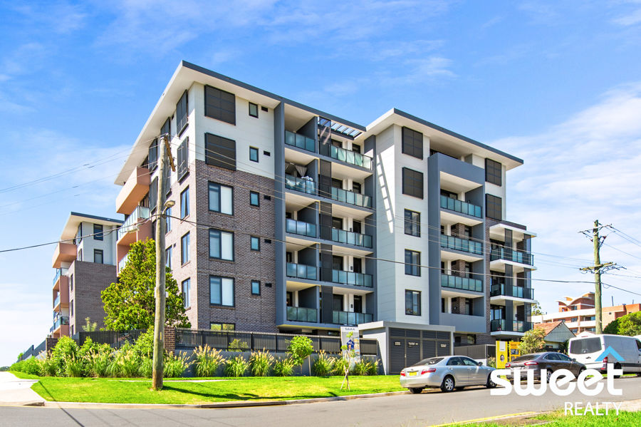 BRAND NEW APARTMENT I ONE BEDROOM + LARGE STUDY