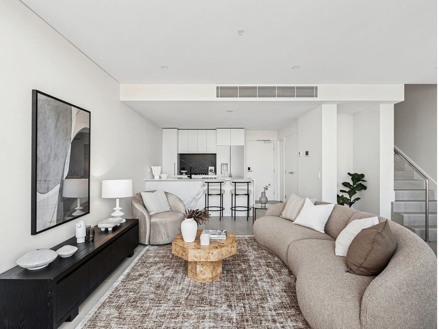 MODERN TOWNHOUSE-STYLE LIVING IN THE HEART OF MELROSE PARK