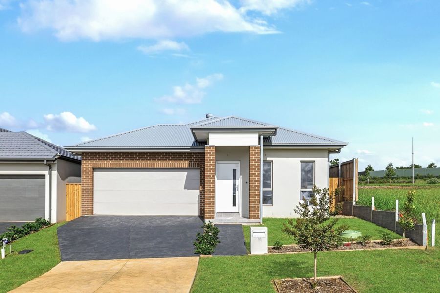 BRAND NEW FAMILY HOME IN BINGARA GORGE, WILTON