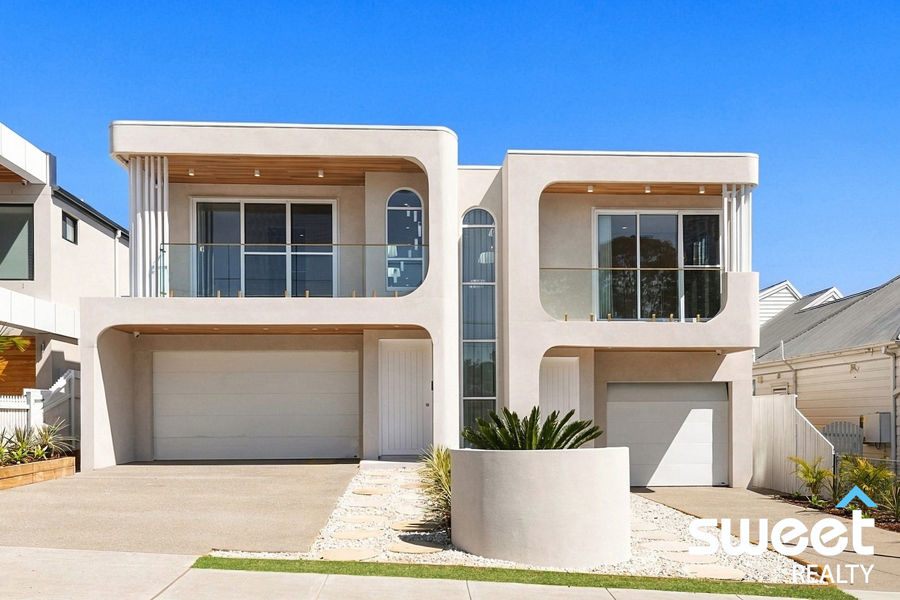 ARCHITECTURAL LUXURY MEETS RESORT-STYLE LIVING IN GLADESVILLE