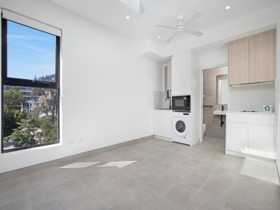 STUNNING MODERN FURNISHED STUDIO APARTMENT