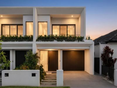 LUXURIOUS HOME IN BLUE RIBBON CUL-DE-SAC