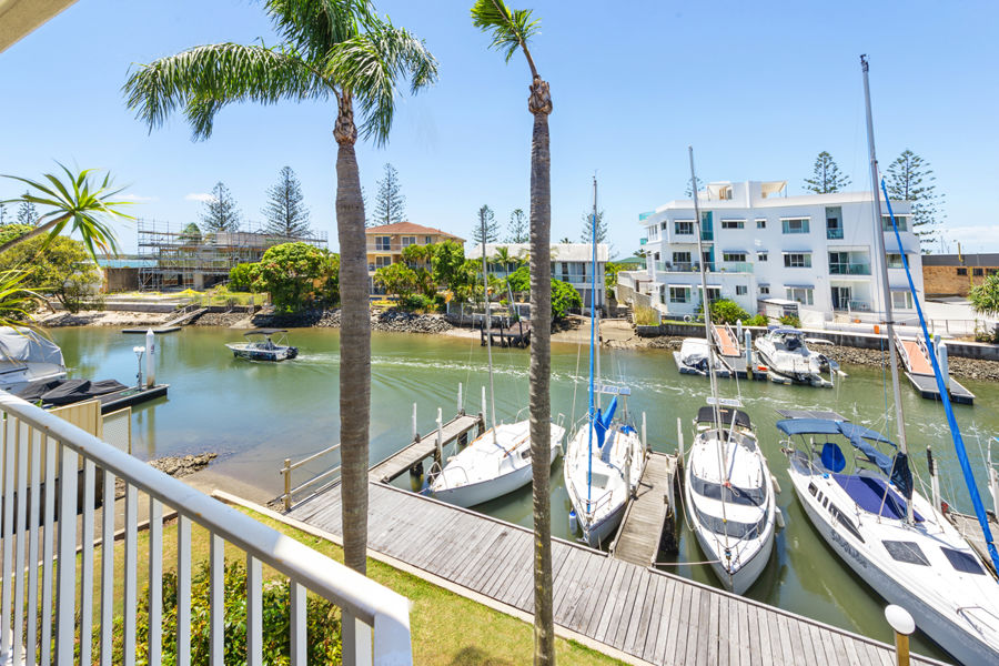 PANORAMIC WATER VIEWS FROM EVERY WINDOW - PRIVATE MARINA BERTH WITH DIRECT BROADWATER ACCESS - VACANT