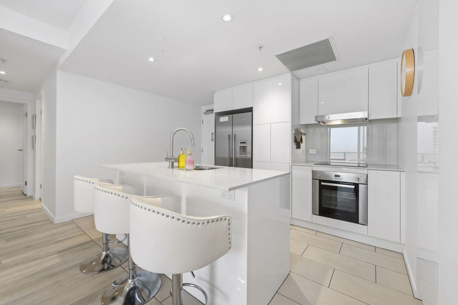 COASTAL LUXURY WITH SPACE, STYLE AND SPECTACULAR VIEWS