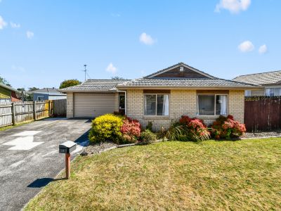 GREAT LOCATION - AND MOVE IN READY!!!