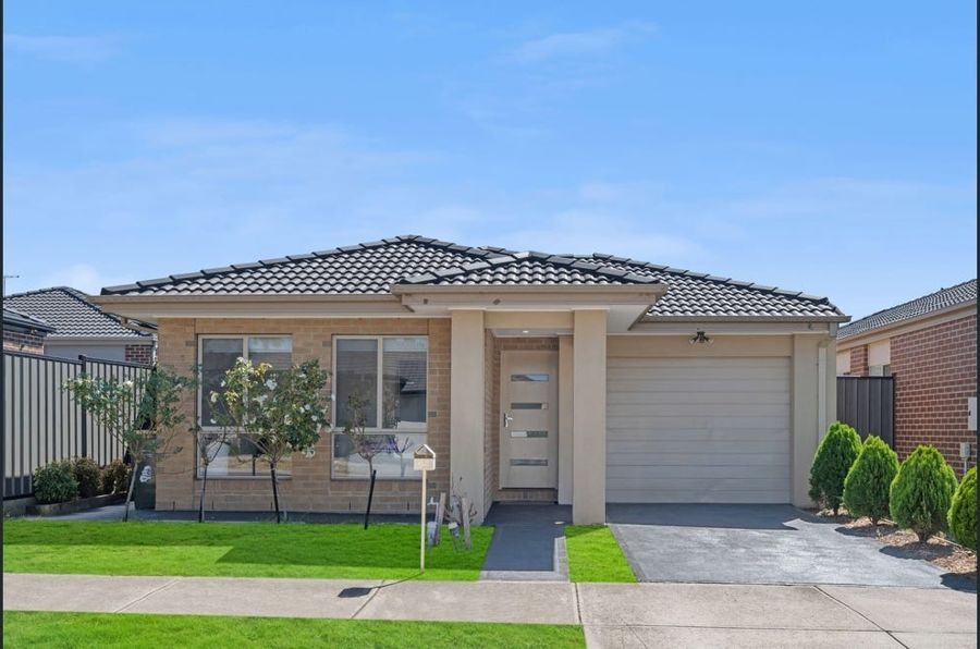 MODERN FAMILY LIVING IN THE HEART OF CRAIGIEBURN