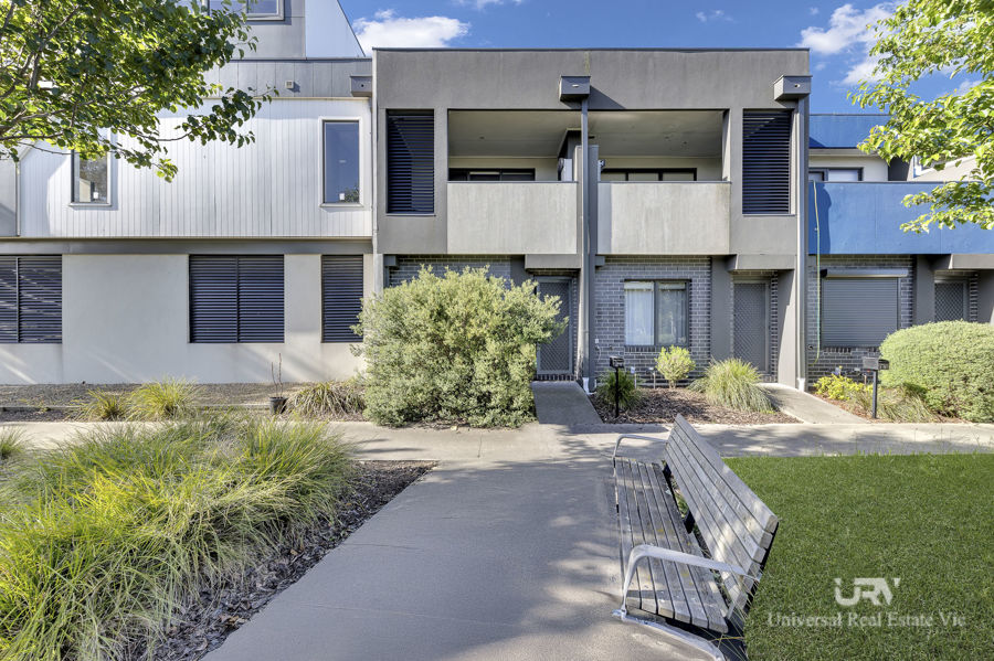 PERFECT START NEXT TO CRAIGIEBURN CENTRAL SHOPPING CENTRE !!