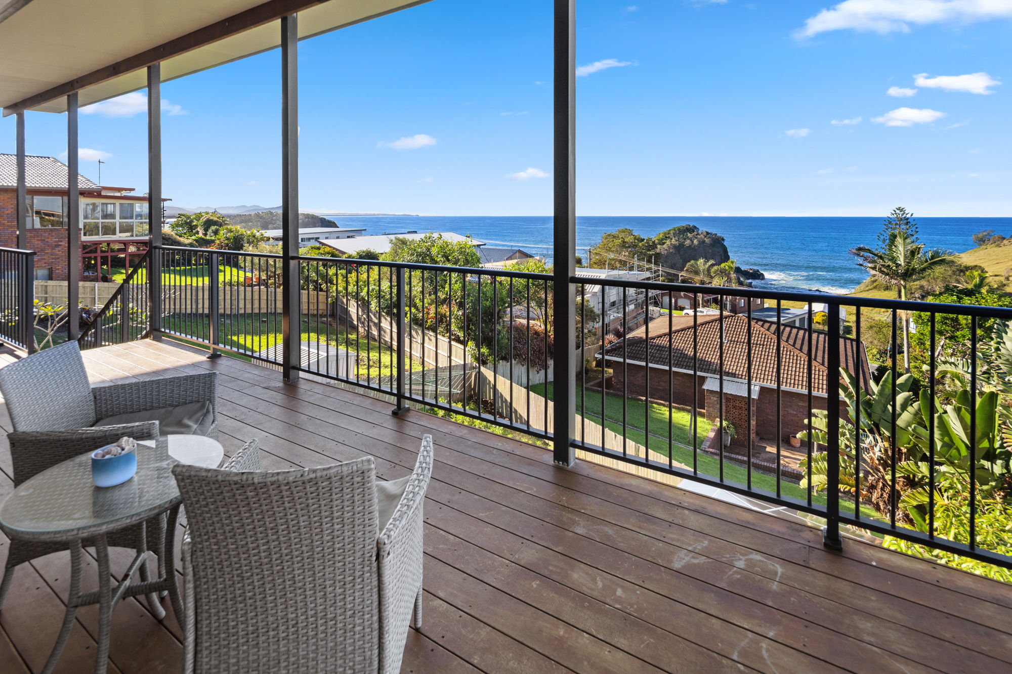 COASTAL LUXURY WITH STUNNING OCEAN VIEWS IN THE HEART OF SCOTTS HEAD