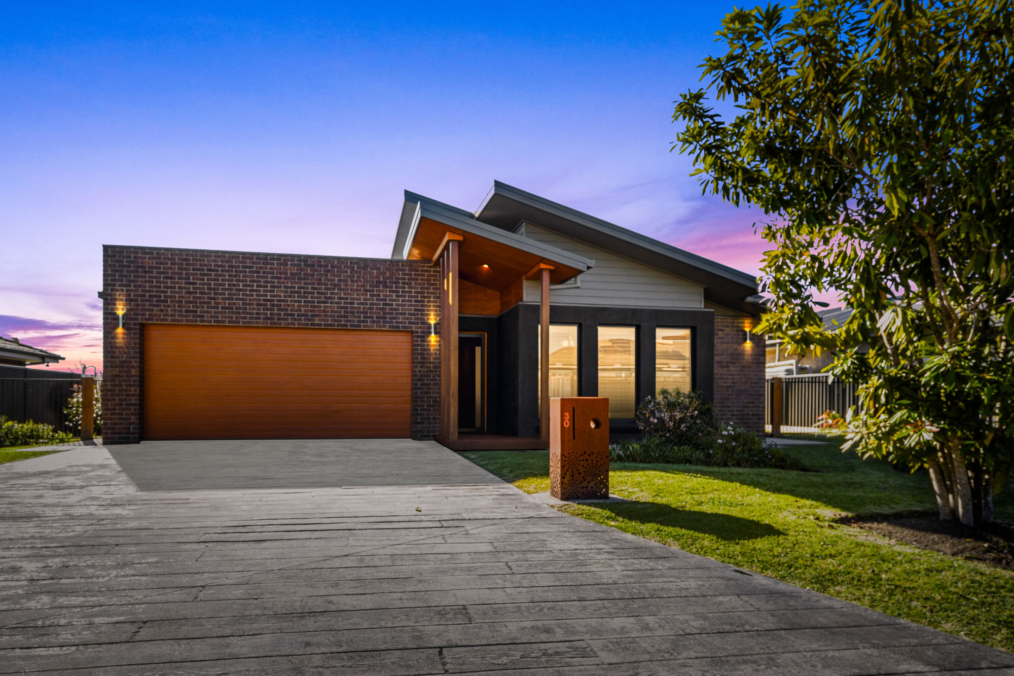 A BEAUTIFULLY DESIGNED MODERN HOME