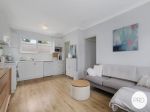 MODERN ONE-BEDROOM UNIT - LOW-MAINTENANCE LIVING IN PRIME LOCATION