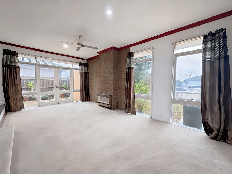 SPACIOUS FAMILY HOME IN PRIME LALOR LOCATION