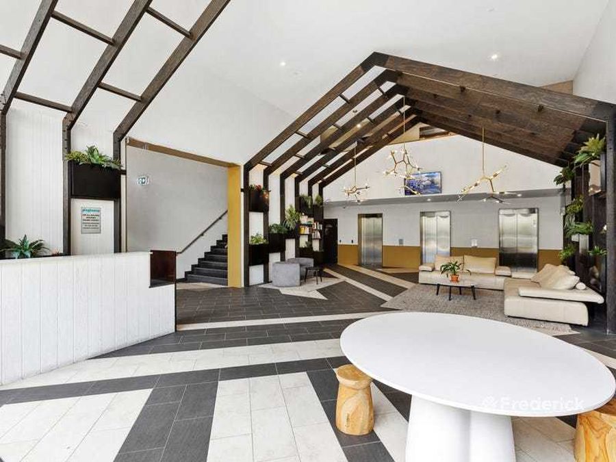 ELEVATED INNER-CITY LIVING WITH A TRANQUIL LEAFY OUTLOOK
