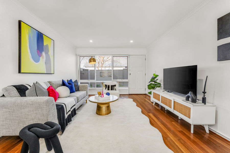 MODERN COMFORT & LIFESTYLE IN MELBOURNE'S PRESTIGE POCKET