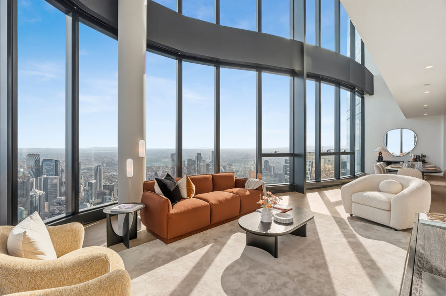 SKY-HIGH LUXURY WITH PANORAMIC MELBOURNE VIEWS