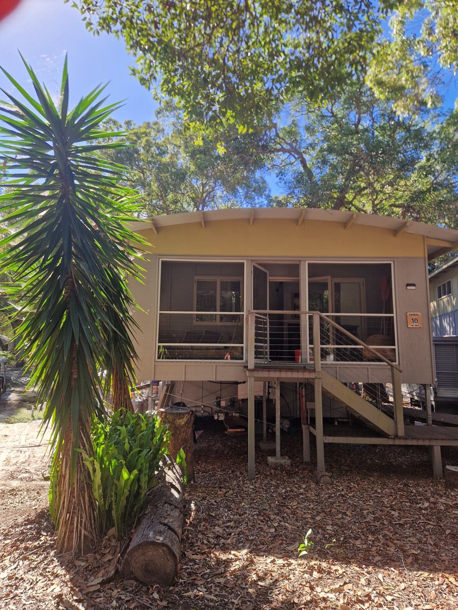 PERFECTLY PRESENTED AND POSITIONED OFF GRID LARGE ECO CABIN!