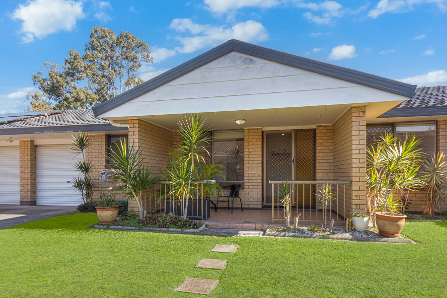 AFFORDABLE, IMMACULATE AND READY TO MOVE IN OR RENT OUT