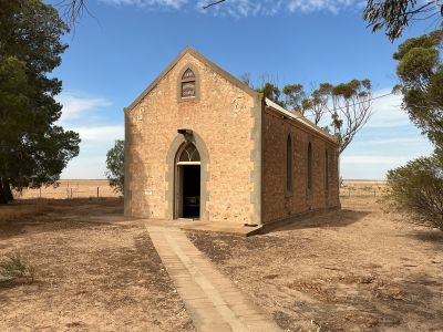 A PIECE OF PINERY HISTORY &NDASH; THE GRACEFUL EVOLUTION OF THE PINERY CHURCH. OPPORTUNITY, SPACE AND COUNTRY ENJOYMENT.
