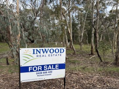 RETURN TO NATURE. 8.19 HA, PRIVATE, PRETTY, ORIGINAL VEGETATION. BORDERING THE MOUNT CRAWFORD FOREST.
