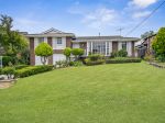FAMILY HOME LOCATED WITHIN THE BEST CUL-DE-SAC IN OATLANDS
