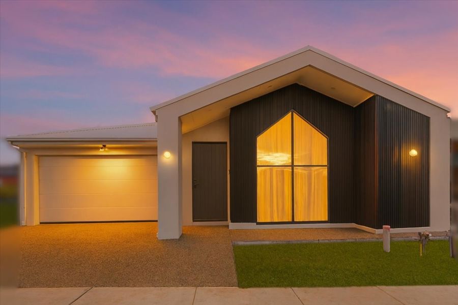 PREMIUM 2 MASTER FAMILY LIVING WITH HIGH-END UPGRADES!!