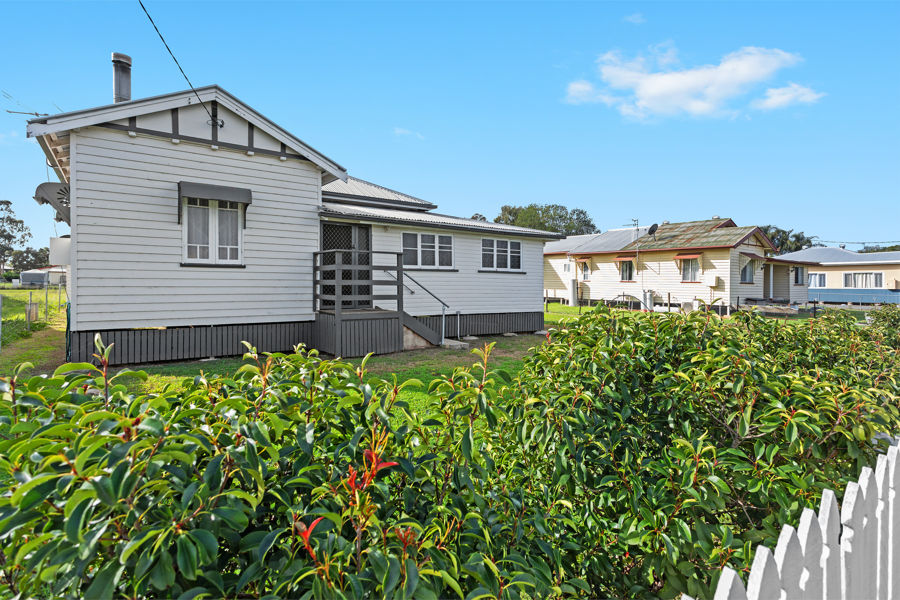 CHARACTER HOME ON A SPACIOUS 1,617M² BLOCK WITH DUAL ROAD FRONTAGE