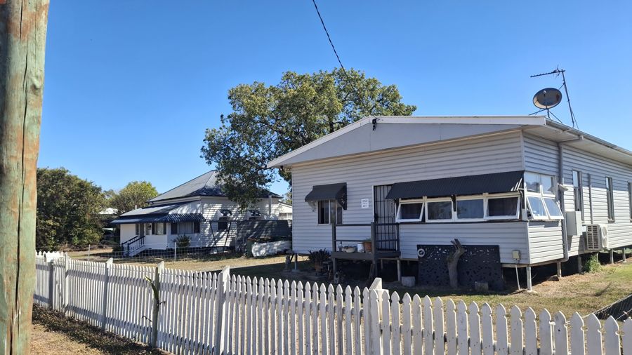 SPACE, CONVENIENCE & PLENTY OF POTENTIAL IN THE HEART OF OAKEY