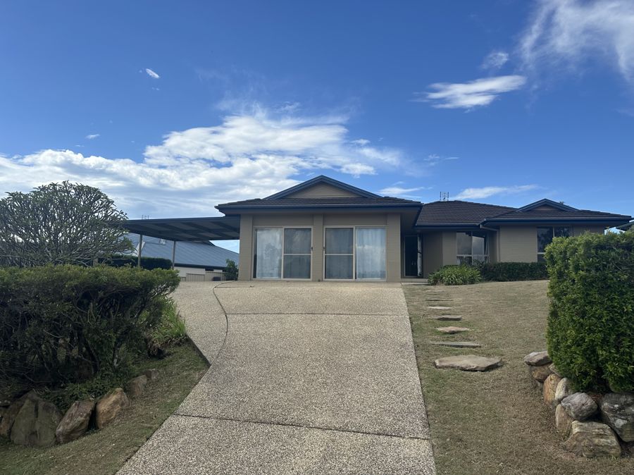 SPACIOUS FAMILY HOME FOR RENT WITH POOL & MULTIPLE LIVING AREAS
