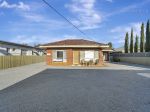 A STONE'S THROW FROM WAGGA'S CBD