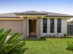 PEACEFUL FAMILY HAVEN! 878M2 BLOCK, SHED, SOLAR!