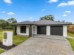 COMFORTABLE TWO-BEDROOM DUPLEX IN CENTRAL NAMBOUR