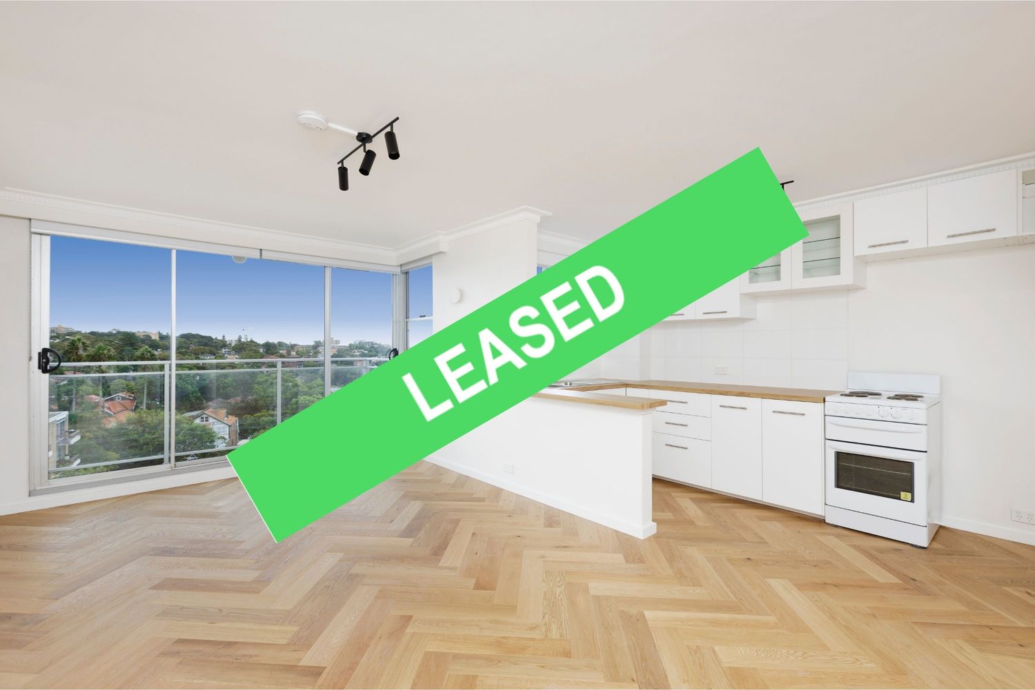 IMMACULATE RENOVATED BEACH PAD WITH VIEWS!
