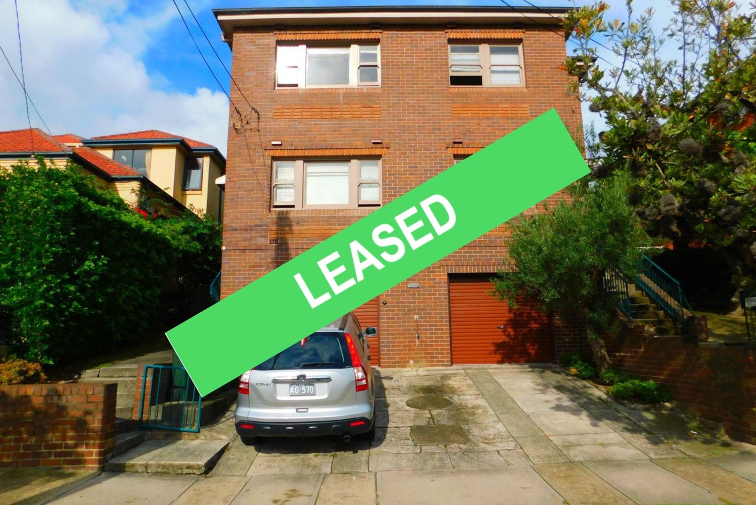 CONVENIENTLY LOCATED ONE BEDROOM APARTMENT