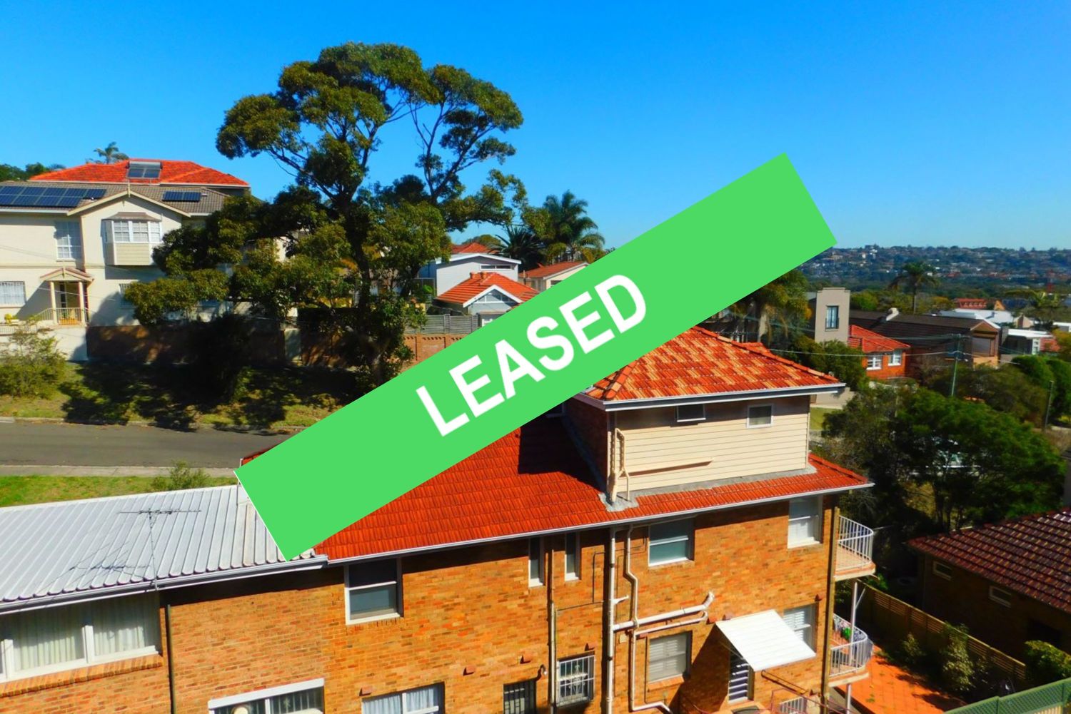 LOVELY, BRIGHT ONE BEDROOM APARTMENT IN PEACEFUL LOCATION