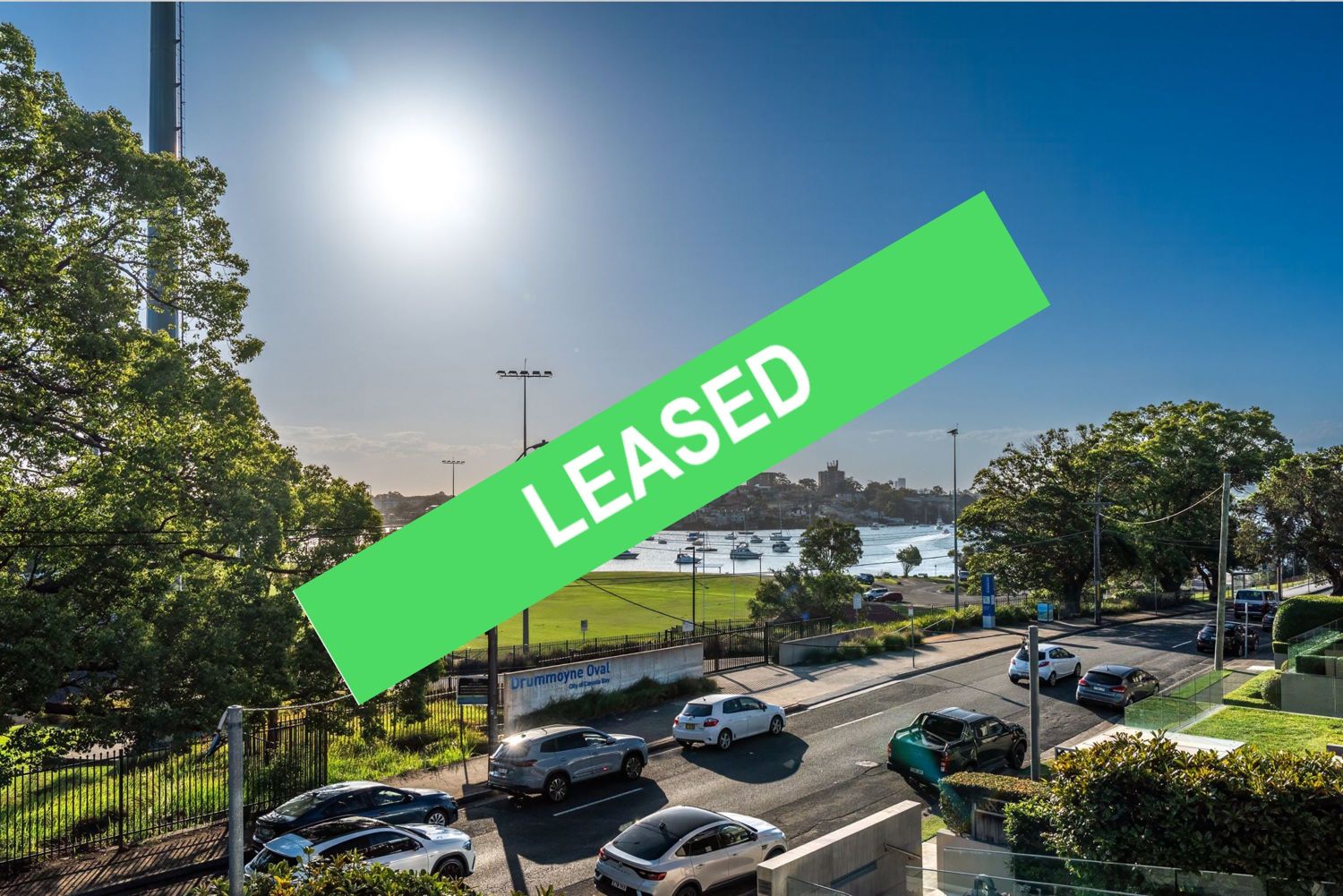 SUNLIT 2 BEDROOM APARTMENT OPPOSITE DRUMMOYNE OVAL