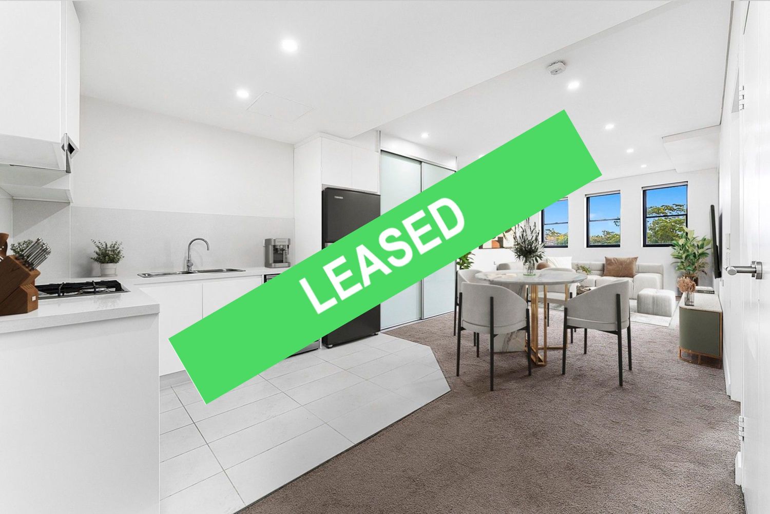MODERN 1 BEDROOM APARTMENT WITH LARGE BALCONY AND DISTRICT VIEWS
