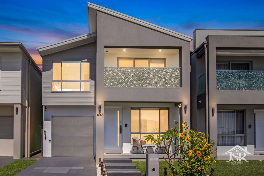 AS-NEW STANDALONE TOWNHOUSE OFFERING SPACE, STYLE & MODERN FAMILY COMFORT