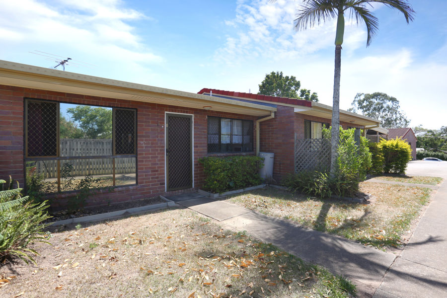 BURPENGARY CENTRAL UNIT PERFECT FOR COMMUTERS !!!!