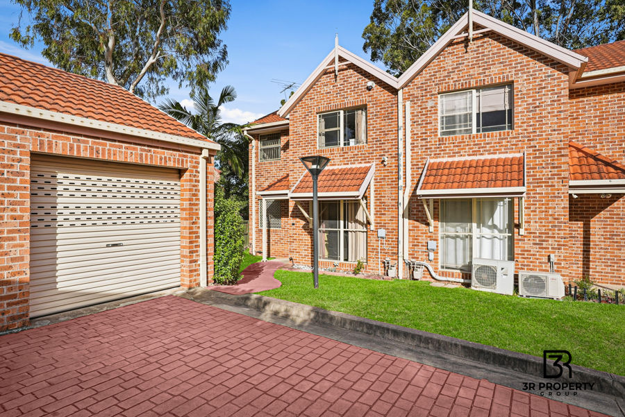 SPACIOUS & CONVENIENT TOWNHOUSE PERFECT FOR ALL!