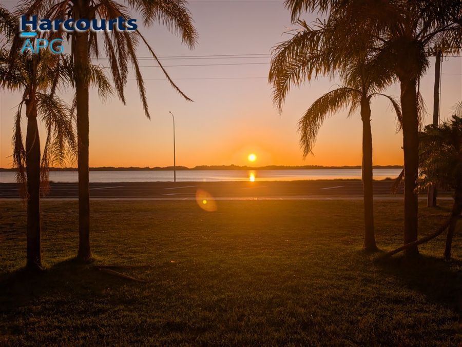 ESTUARY ELEGANCE: FULLY FURNISHED FAMILY LIVING IN AUSTRALIND