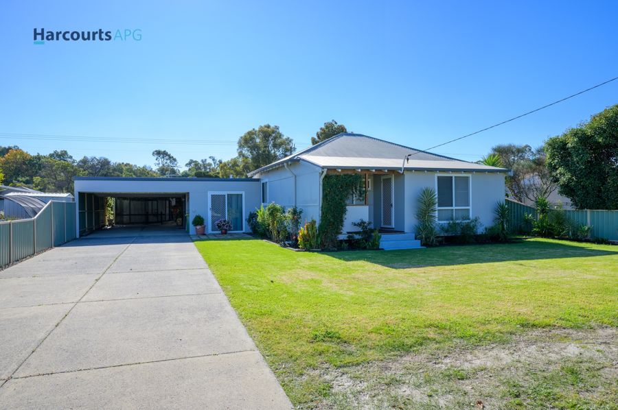 CHARMING 3-BEDROOM HOME WITH EXCEPTIONAL OUTDOOR LIVING