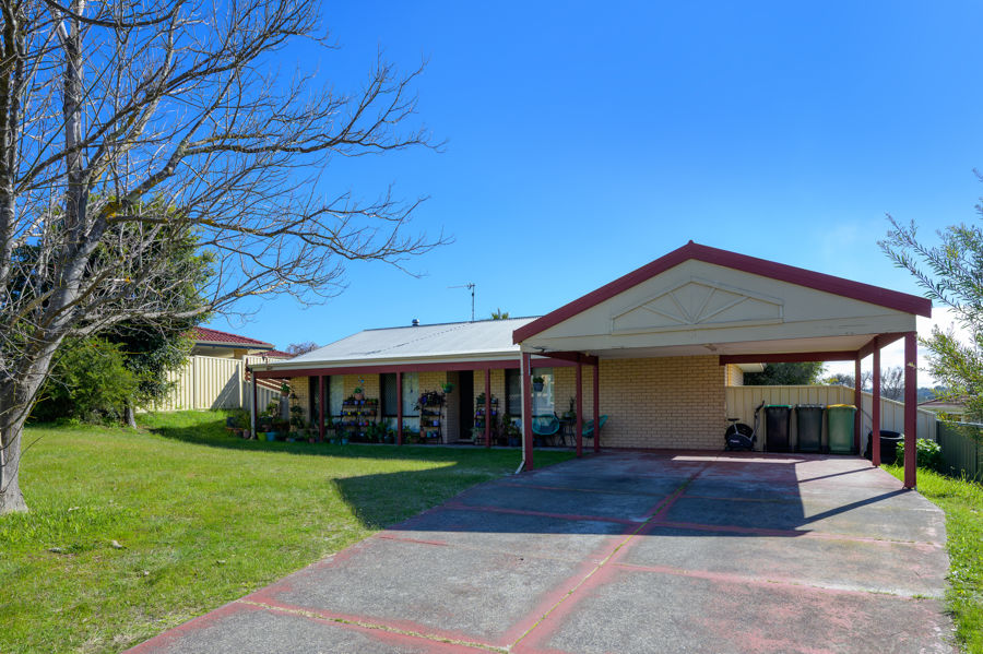GREAT FAMILY HOME IN WELLINGTON HEIGHTS