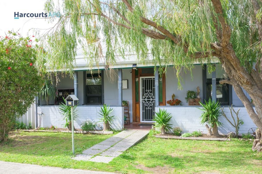 QUIRKY INNER-CITY LIVING AT ITS BEST!