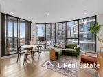 EXECUTIVE WEST MELBOURNE APARTMENT WITH HEATED POOL, GYM & SECURE PARKING