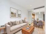 MODERN APARTMENT IN MELBOURNE CBD WITH HEATED POOL, SAUNA AND CITY VIEWS
