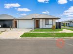 STUNNING THREE BEDROOM HOME IN SERENE COMMINITY OF RIVERLEA PARK