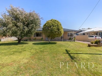 IDEAL FAMILY RETREAT: CHARMING 3-BED RENTAL WITH FORMAL DINING & AMPLE STORAGE!