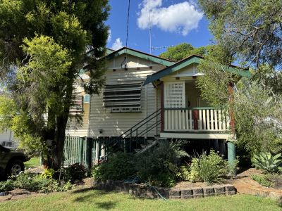 CHARMING QUEENSLANDER WITH TIMELESS CHARACTER